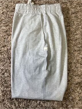 Vuori Performance Joggers Gray Drawstring Sweatpants Men’s Athleisure Lounge Lg